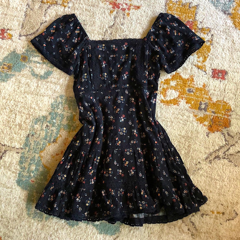 American Eagle flower black flowy dress